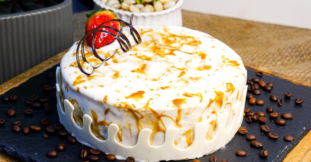 1, 2 Or 3 Kg Cake Of Choice At 4* Filaments At Southern Sun Abu Dhabi restaurants Shop Online at Dubai Trades 4