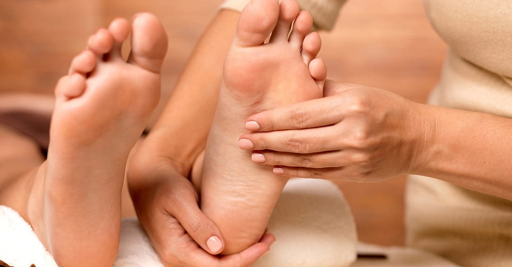 20, 30 Or 40 Minute Feet Reflexology, Classic Pedicure & More Dubai other Shop Online at Dubai Trades 2