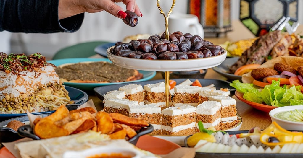 3* Breakfast Buffet For A Child – 6 To 12 Yrs (Aed 18), Adult (Aed 35) Dubai restaurants Shop Online at Dubai Trades 3