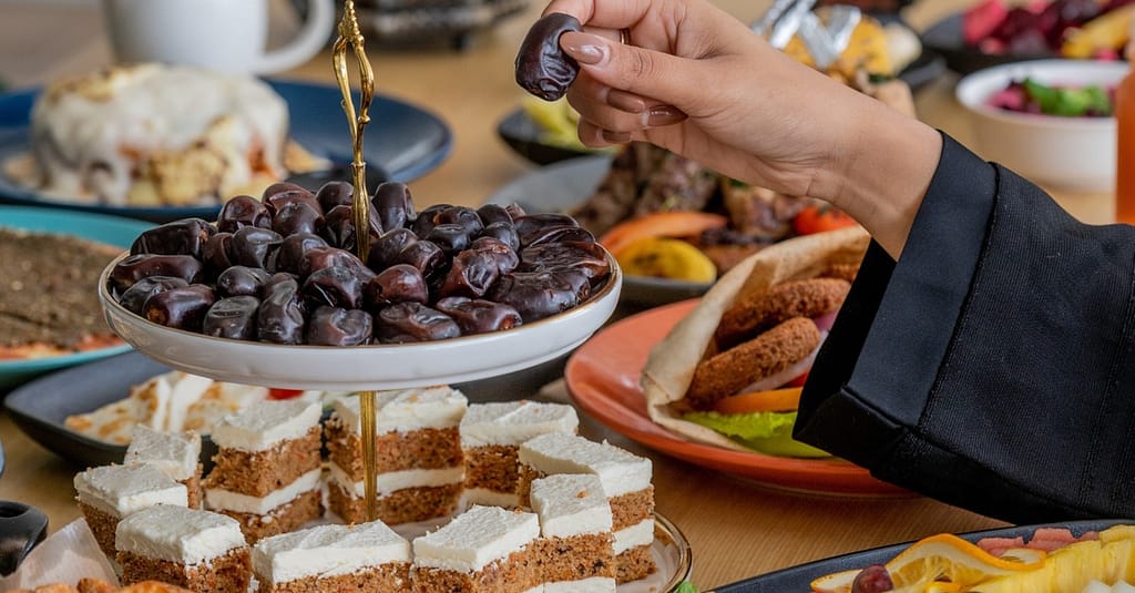 3* Breakfast Buffet For A Child – 6 To 12 Yrs (Aed 18), Adult (Aed 35) Dubai restaurants Shop Online at Dubai Trades 5
