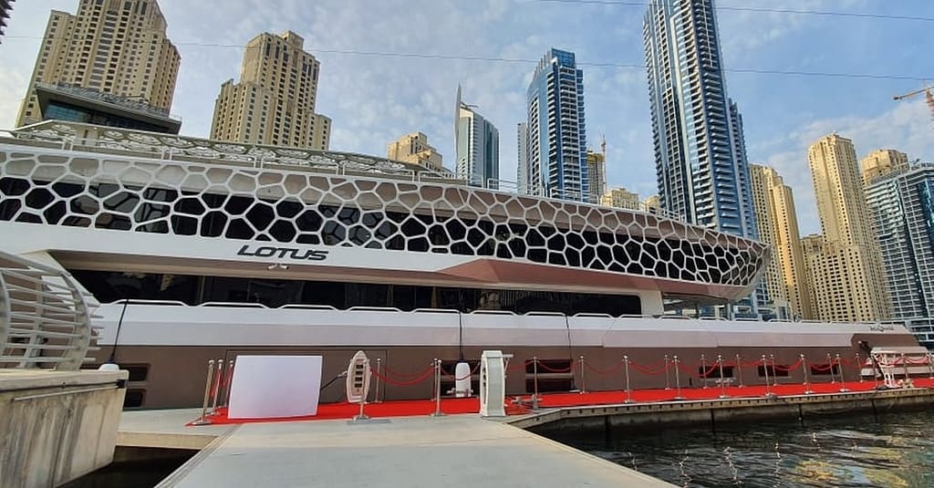 3-Hour Megayacht 5* Dinner + Drinks: Child (Aed 199), Adult (Aed 249) Dubai restaurants Shop Online at Dubai Trades 14