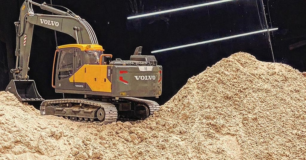 30-Min Construction Scale 1/14 Gaming, Bite & Beverages For 1, 2, Or 4 Dubai restaurants Shop Online at Dubai Trades 4