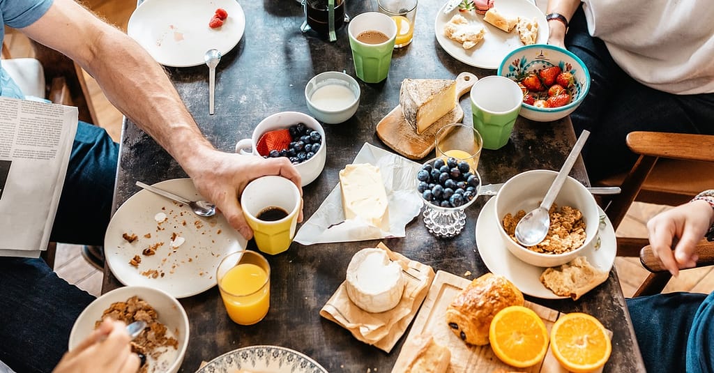 4* Breakfast Buffet Dubai restaurants Shop Online at Dubai Trades 2