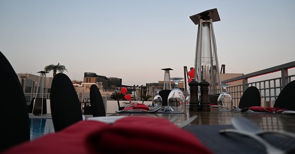 4* Pool Access W/Credit For F&B Dubai restaurants Shop Online at Dubai Trades 3