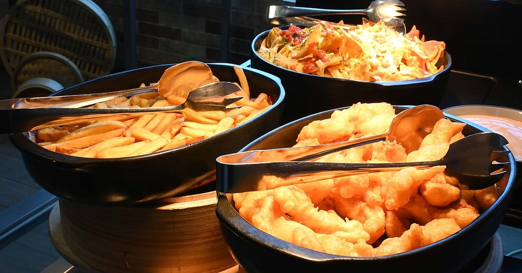 4* Saturday Brunch + Beverages, Live Stations & More: Child Or Adult Dubai restaurants Shop Online at Dubai Trades 6