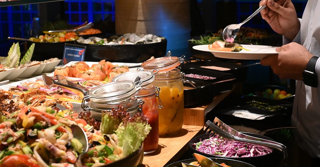 4* Theme Night Buffet With Soft Drinks Or House Beverages Dubai restaurants Shop Online at Dubai Trades 4