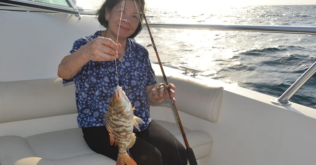 5-Hours Boat Fishing Tour At King Fisher Tours Dubai activities Shop Online at Dubai Trades 4