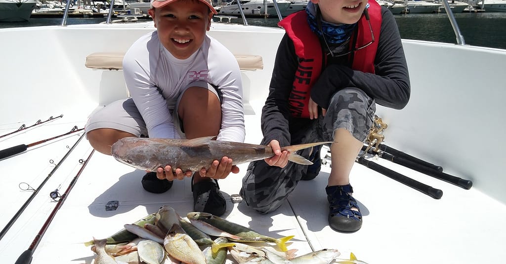 5-Hours Boat Fishing Tour At King Fisher Tours Dubai activities Shop Online at Dubai Trades 6