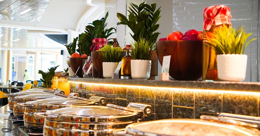 5* International, Mediterranean Or Italian Theme Night With Beverages Dubai restaurants Shop Online at Dubai Trades 4