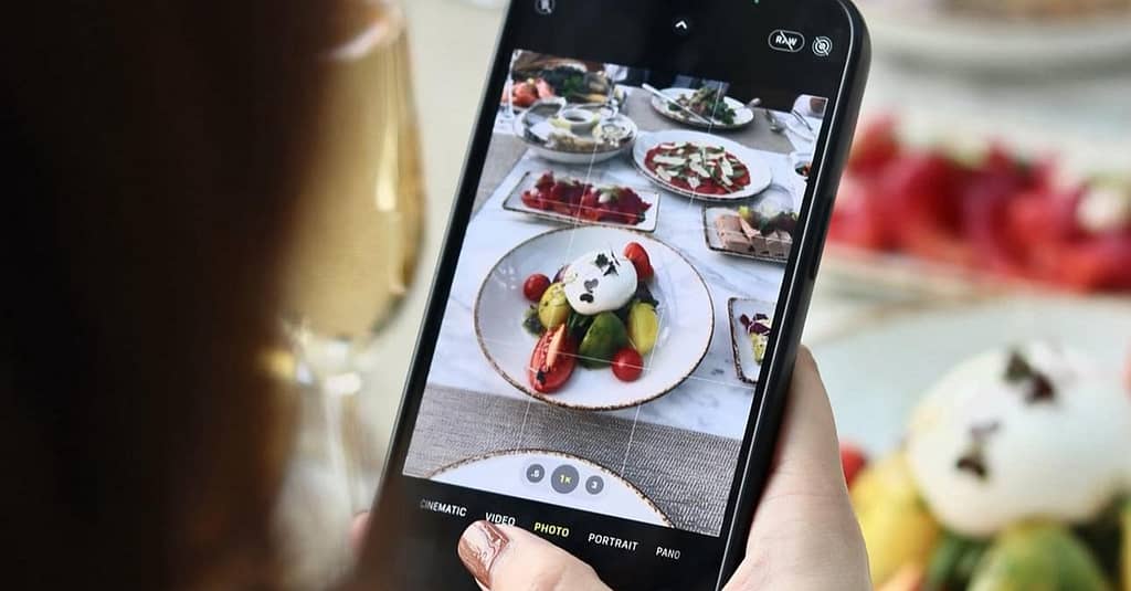 5* Premium Sunday Lunch With Beverages For 1 Child Or 1, 2 Or 4 Adults Dubai restaurants Shop Online at Dubai Trades 3