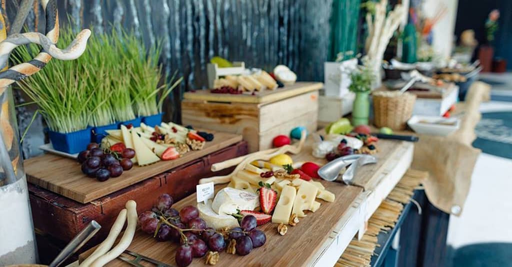5* Saturday Brunch And: Child (Aed 137) Or Adult (Aed 274) Abu Dhabi restaurants Shop Online at Dubai Trades 18