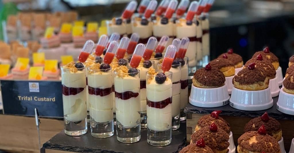 5* Saturday Brunch W/Optional Pool Access: Child Aed 75, Adult Aed 149 Abu Dhabi restaurants Shop Online at Dubai Trades 12
