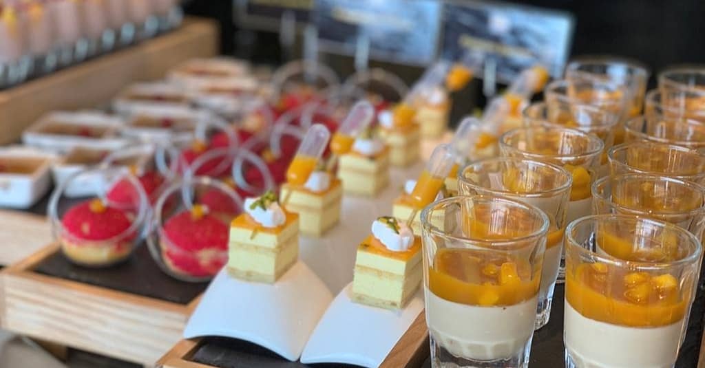 5* Saturday Brunch W/Optional Pool Access: Child Aed 75, Adult Aed 149 Abu Dhabi restaurants Shop Online at Dubai Trades 16