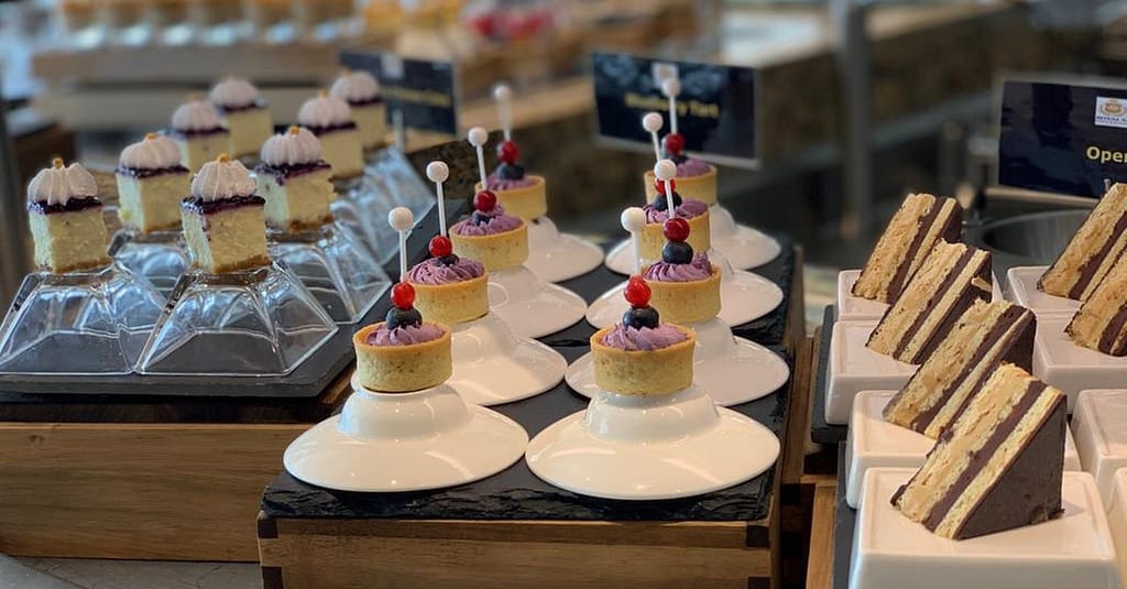 Lunch Or Dinner Buffet At Royal M Hotel By Gewan Abu Dhabi Abu Dhabi restaurants Shop Online at Dubai Trades 6