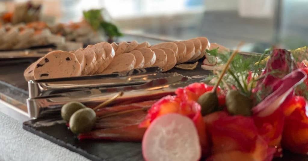 Lunch Or Dinner Buffet At Royal M Hotel By Gewan Abu Dhabi Abu Dhabi restaurants Shop Online at Dubai Trades 8