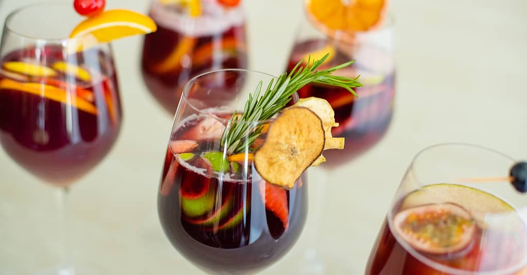 5-Star Paella Night With Entertainment & Drinks – A Feast To Remember Abu Dhabi restaurants Shop Online at Dubai Trades 3