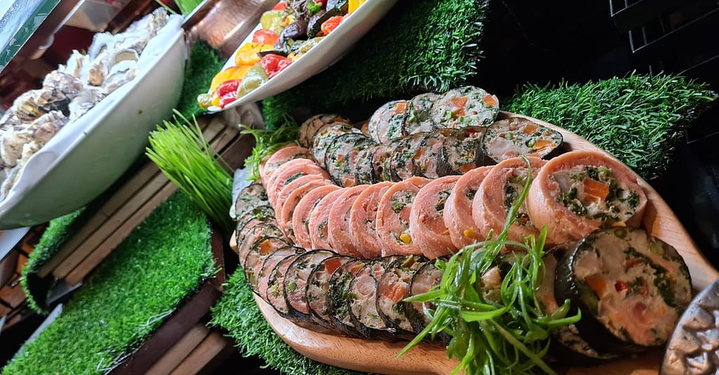 5* Theme Night Dinner Buffet: Child (Aed 112.5), Adult (Aed 225) Dubai restaurants Shop Online at Dubai Trades 3