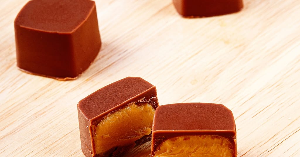 Aed 100 Towards Treats Boxes Dubai restaurants Shop Online at Dubai Trades 18