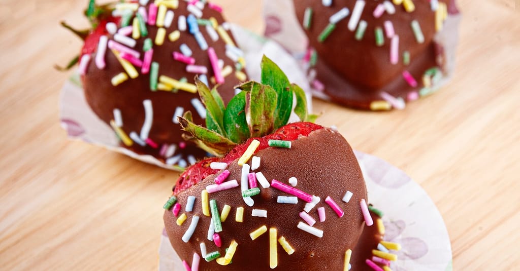 Aed 100 Towards Treats Boxes Dubai restaurants Shop Online at Dubai Trades 20