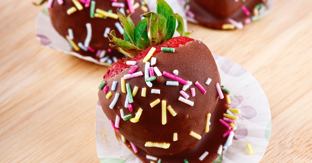 Aed 100 Towards Treats Boxes Dubai restaurants Shop Online at Dubai Trades 21