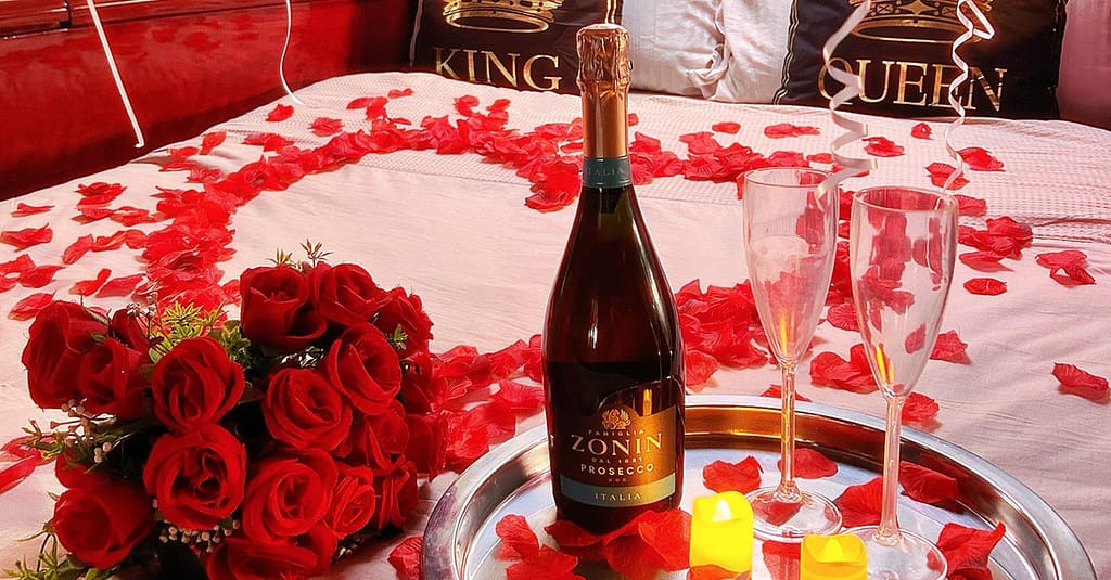Birthday, Romantic, Bachelor/Bachelorette Party Decorations For Yachts Dubai restaurants Shop Online at Dubai Trades 11