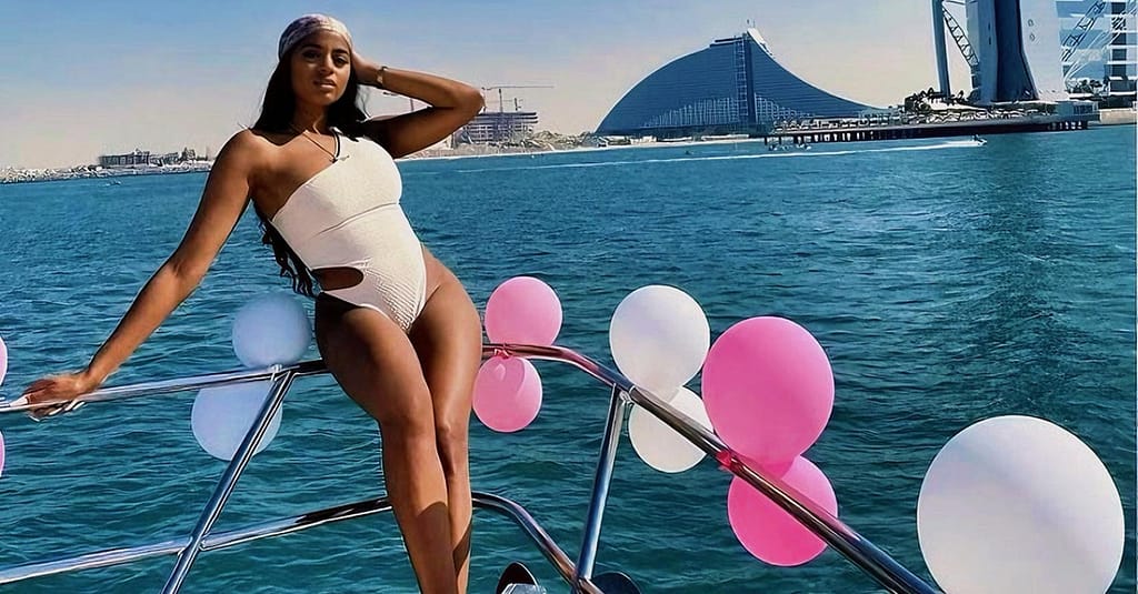 Birthday, Romantic, Bachelor/Bachelorette Party Decorations For Yachts Dubai restaurants Shop Online at Dubai Trades 15