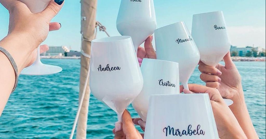 Birthday, Romantic, Bachelor/Bachelorette Party Decorations For Yachts Dubai restaurants Shop Online at Dubai Trades 21