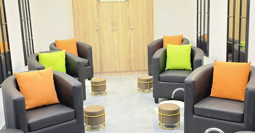 Body Waxing For Full-Arm, Full-Leg & Underarm + Opt Eyebrow & Upperlip Dubai other Shop Online at Dubai Trades 5