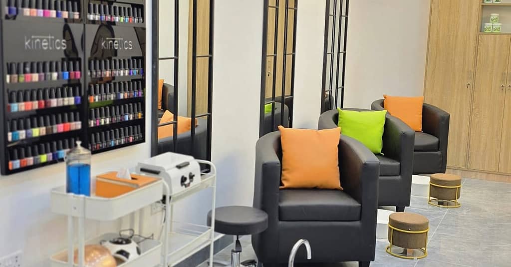 Body Waxing For Full-Arm, Full-Leg & Underarm + Opt Eyebrow & Upperlip Dubai other Shop Online at Dubai Trades 8