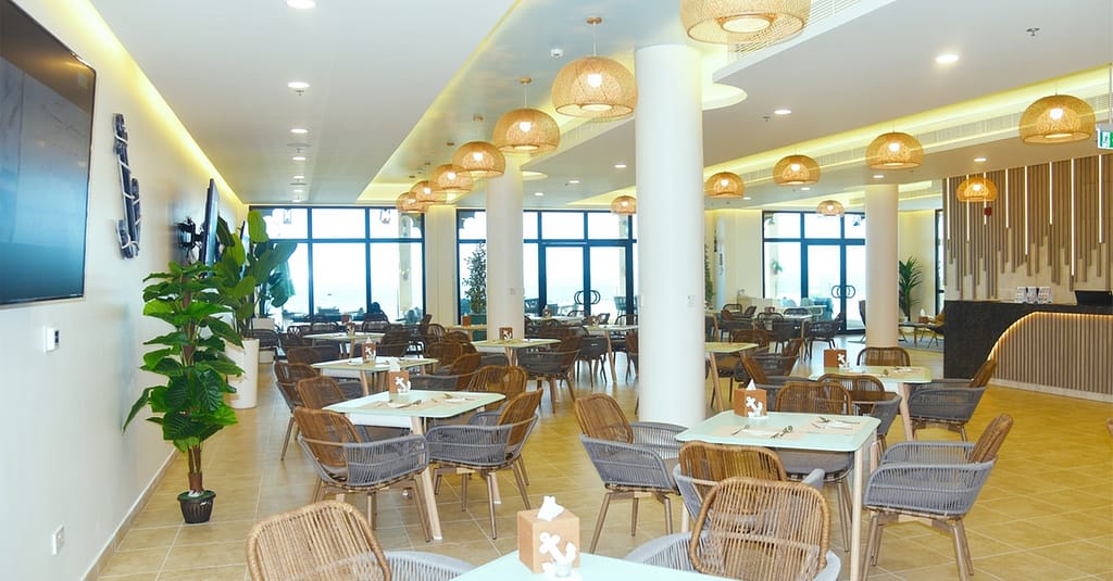 Breakfast Buffet W/ Pool & Beach Access: One Child & Up To 4 Adults Dubai restaurants Shop Online at Dubai Trades 4