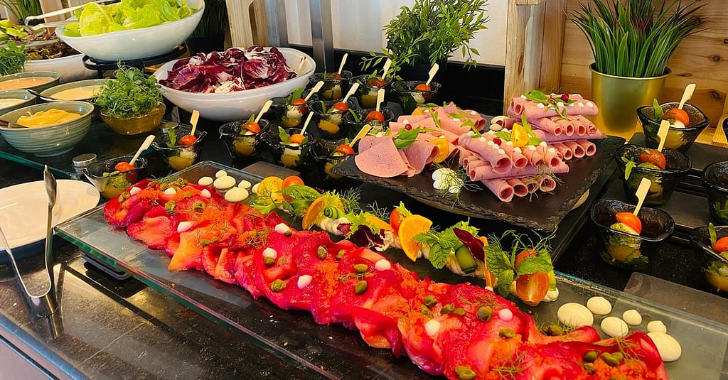 Buffet Breakfast & Juices For Child/Adult Or Lunch / Dinner For Adults Abu Dhabi restaurants Shop Online at Dubai Trades 9