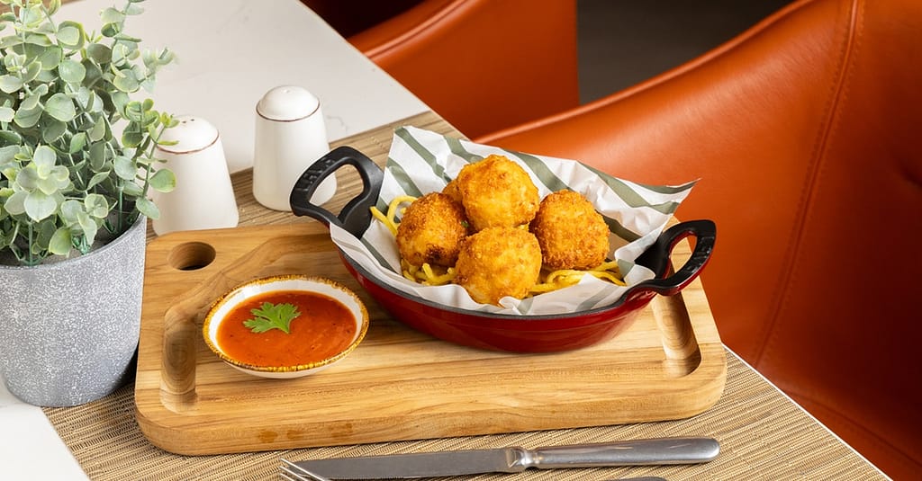 Buffet Dinner Experience With Soft Drinks Or House Beverages! Dubai restaurants Shop Online at Dubai Trades 7