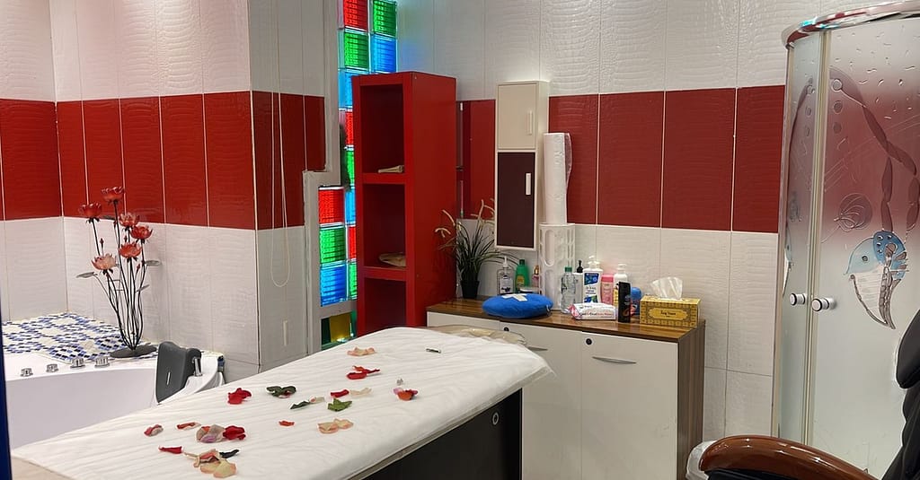 Choice Of Full Body Spa Treatment At Lashbona Gents Spa Abu Dhabi other Shop Online at Dubai Trades 4
