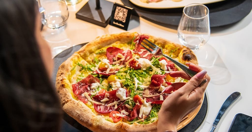 Choice Of Pizza(S) For Four People With House Beverages Dubai restaurants Shop Online at Dubai Trades 4