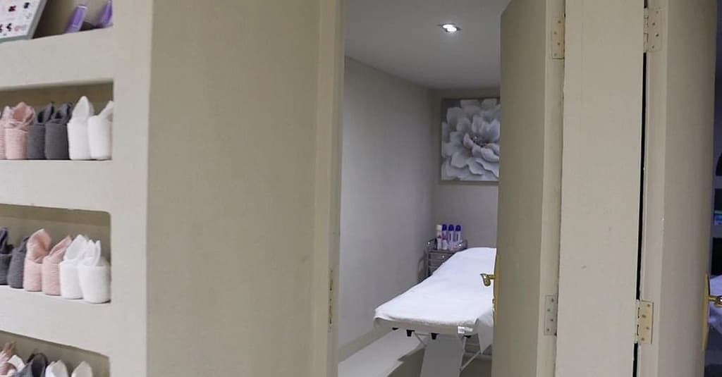 Classic, Gel Or Gel Polish Manicure And Pedicure Dubai other Shop Online at Dubai Trades 5