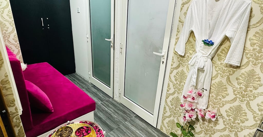 Deep Cleansing Facial With Mask And Bleach At Alora Beauty Salon Abu Dhabi other Shop Online at Dubai Trades 7