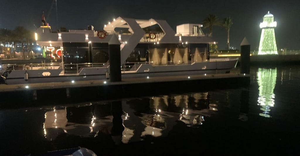 Dubai Canal Dinner Cruise With Soft Drinks! Dubai activities Shop Online at Dubai Trades 6