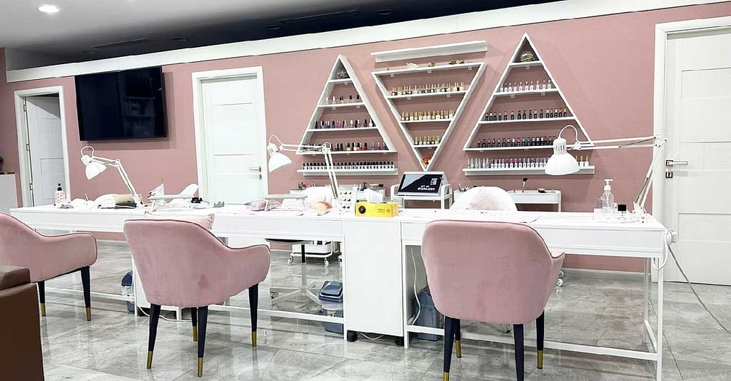 Get Stunning Individual 2d, 3d, Volume Or Classic Eyelash Extensions Dubai other Shop Online at Dubai Trades 4