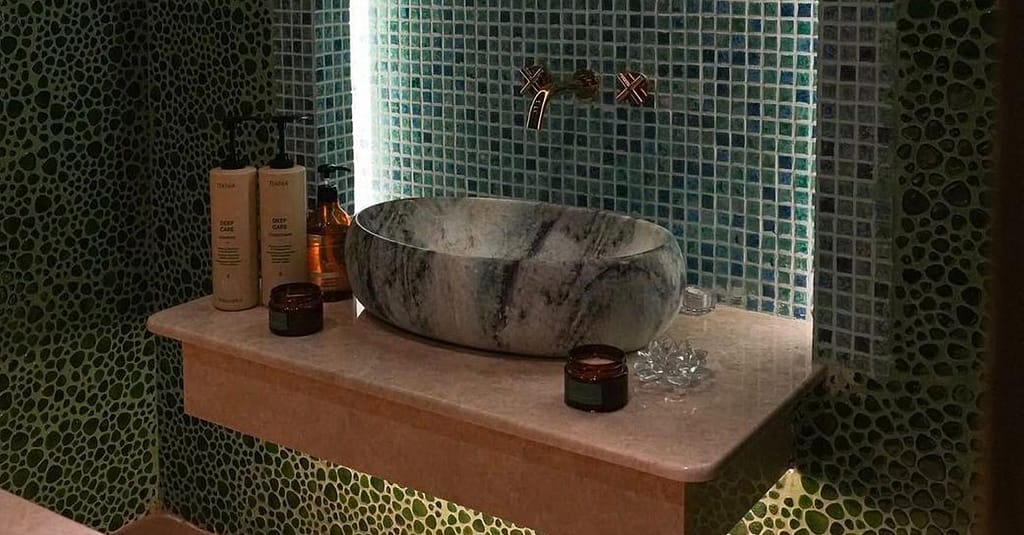 Experience A Body Spa With Aromatherapy, Swedish, And Much More! Abu Dhabi other Shop Online at Dubai Trades 8
