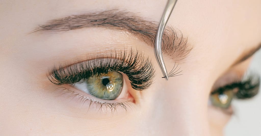 Experience The Finest In Eyelash Care With Added Indulgence Dubai other Shop Online at Dubai Trades 2