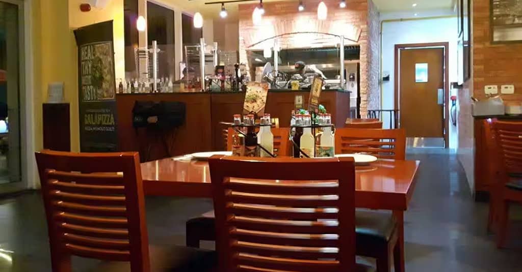 Explore Aed 50, 100, Or 200 Culinary Delight, Excl. Seafood, Xl Pizza Dubai restaurants Shop Online at Dubai Trades 14