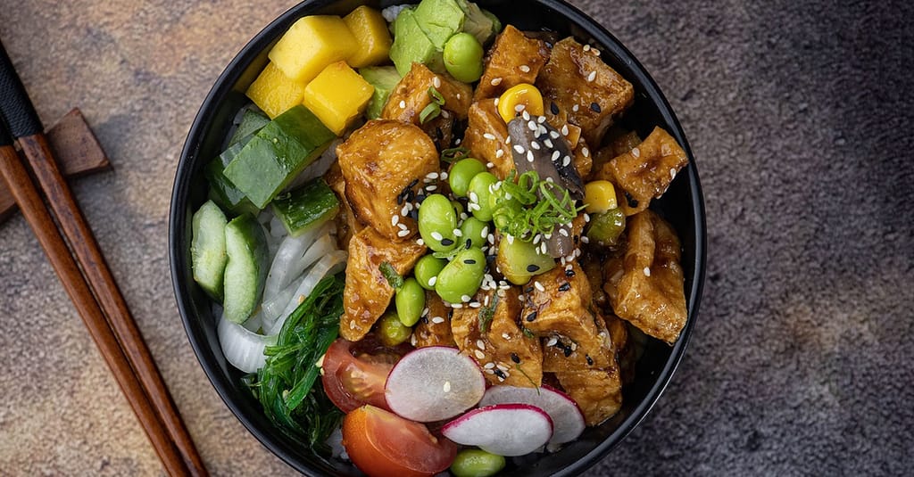 Feast On A Choice Of Poke Bowl 24oz + Classic Ice Tea For 1, 2 Or 4 Abu Dhabi restaurants Shop Online at Dubai Trades 14