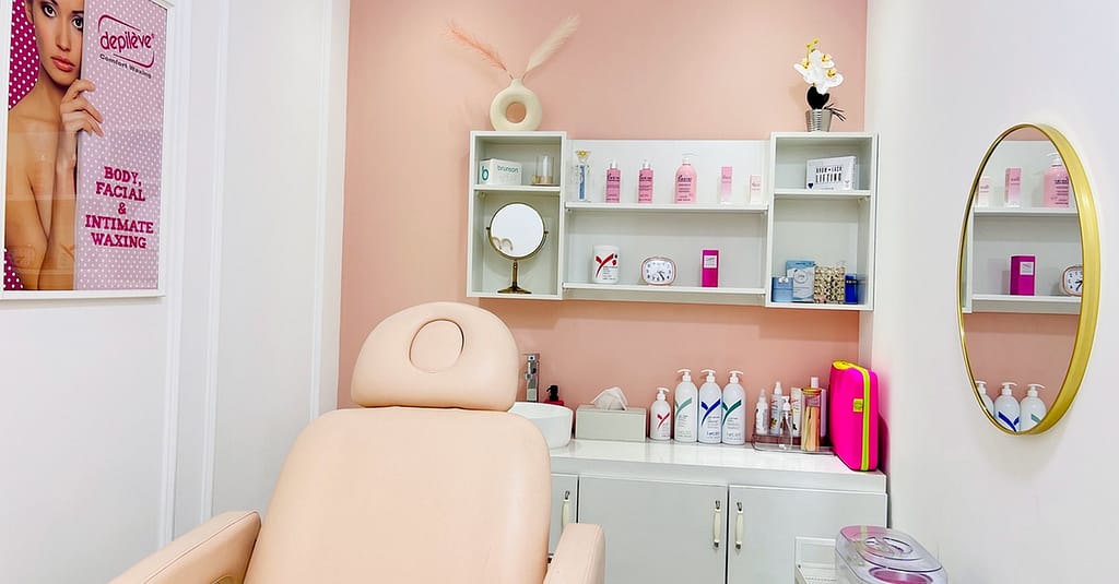 Flutter And Flourish: Luxurious Eyelash Extensions For Every Glance Dubai other Shop Online at Dubai Trades 3