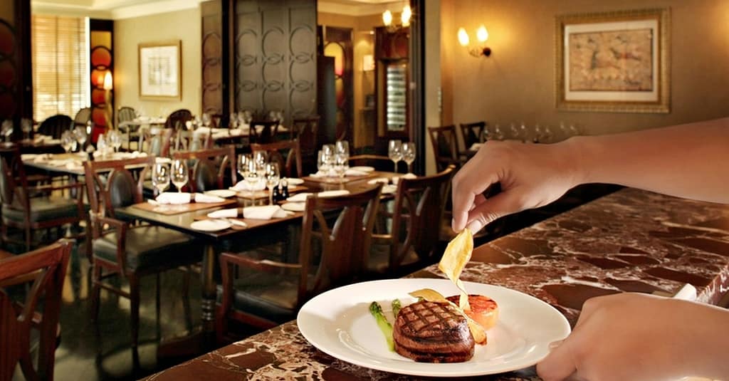 Food & Drink At Howdys Bar & Grill @ 5* Movenpick Grand Al Bustand Dubai restaurants Shop Online at Dubai Trades 4