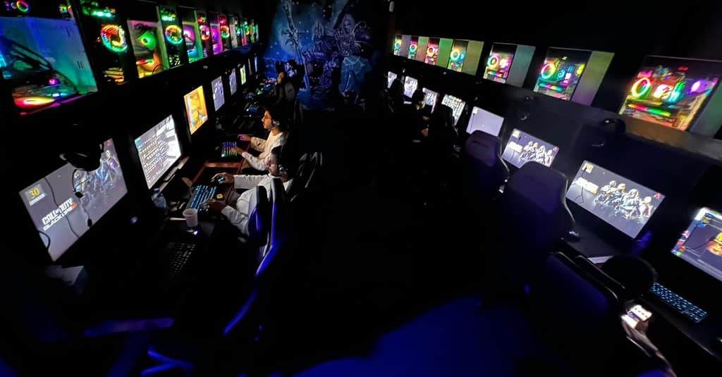 Gaming In General, Small Private, Or Big Private Room W/ Optional Food Dubai activities Shop Online at Dubai Trades 11