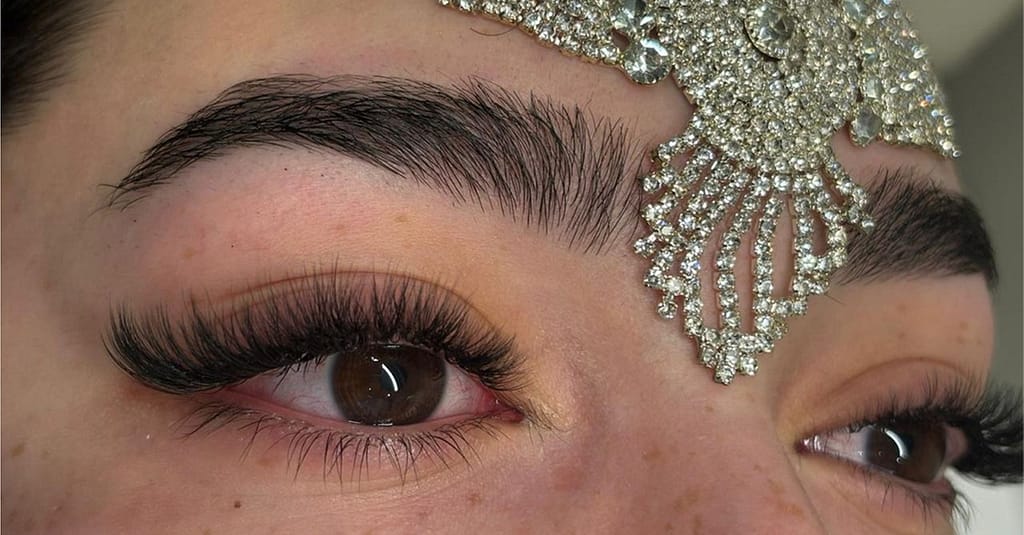Get A Classic, 2d Or 3d Volume Lash Extension Or Eyelash/ Eyebrow Lift Dubai other Shop Online at Dubai Trades 2