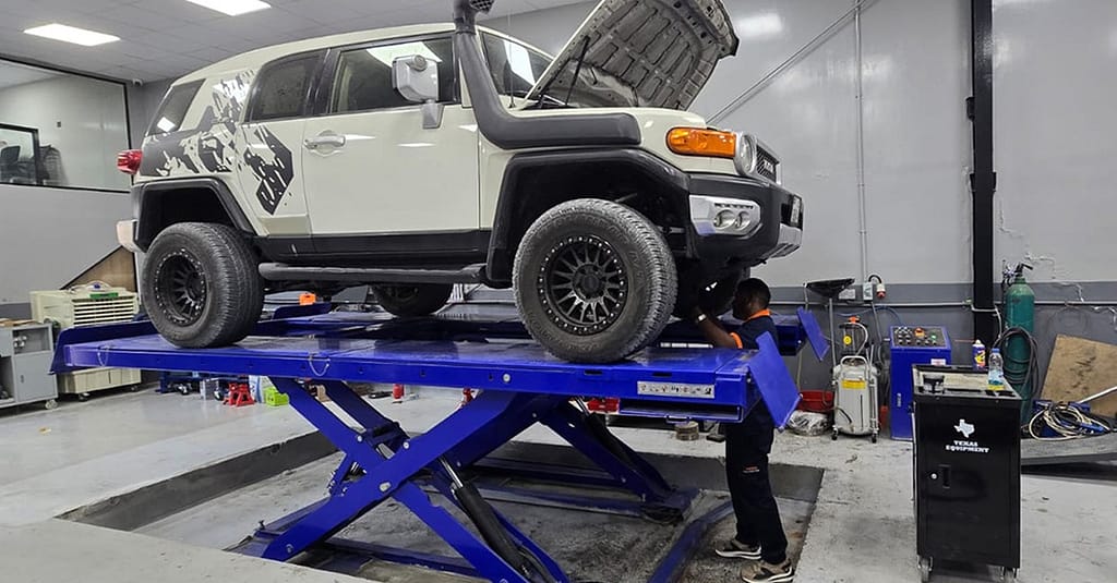 Get A Oil Change Package For 4, 6 Or 8 Cylinder Car 5000 Or 10000 Km Dubai car Shop Online at Dubai Trades 2