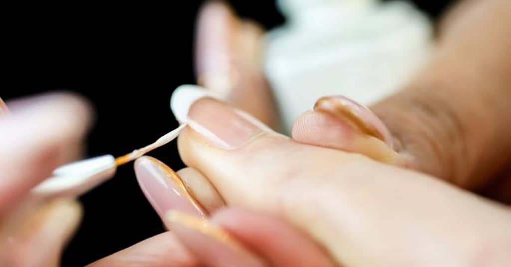 Get Picture-Perfect Hair And Nails At Belladonna Ladies Beauty Salon Dubai other Shop Online at Dubai Trades 7