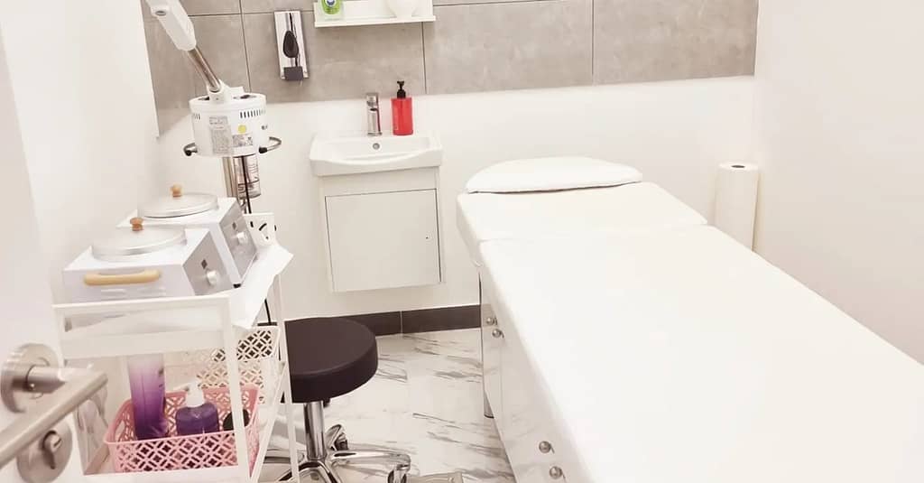 Get Your Glam On With Luxe Mani-Pedi Dubai other Shop Online at Dubai Trades 5