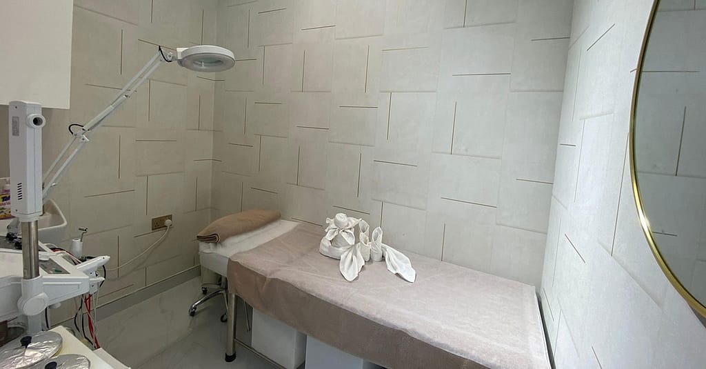 Glow With A 45-Minute Facial Dubai other Shop Online at Dubai Trades 4